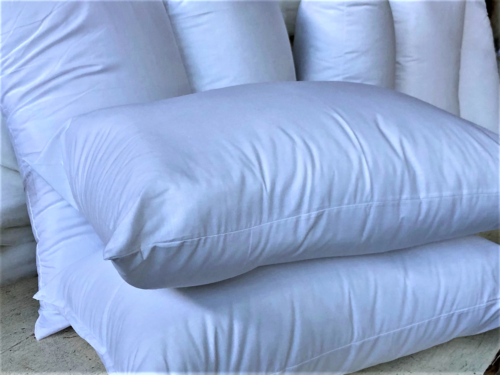 Pillows with polyester hollow fibre